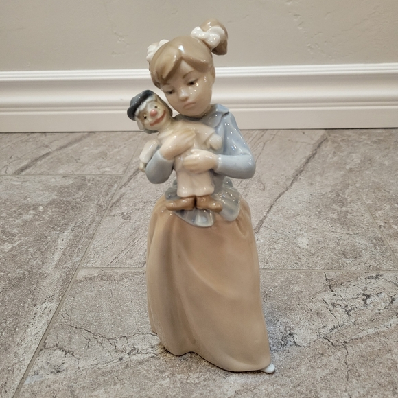 Lladro Other - LLADRO NAO Figurine Girl With Clown Doll